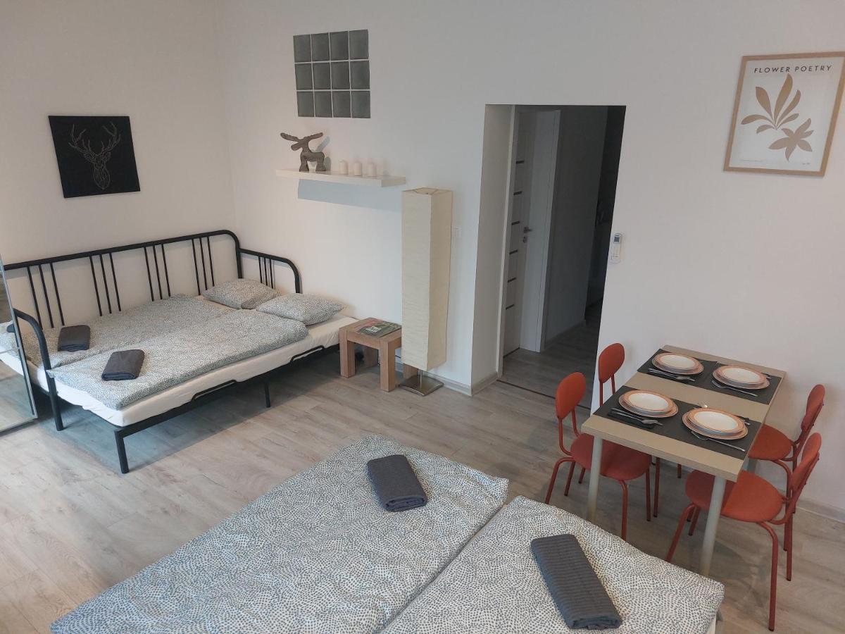 Apartament Utulny Apartman S Balkonom Bratysława Zewnętrze zdjęcie